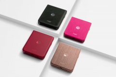 <b>摩托罗拉Razr Ultra折叠屏售价9489元起 供给实木材</b>